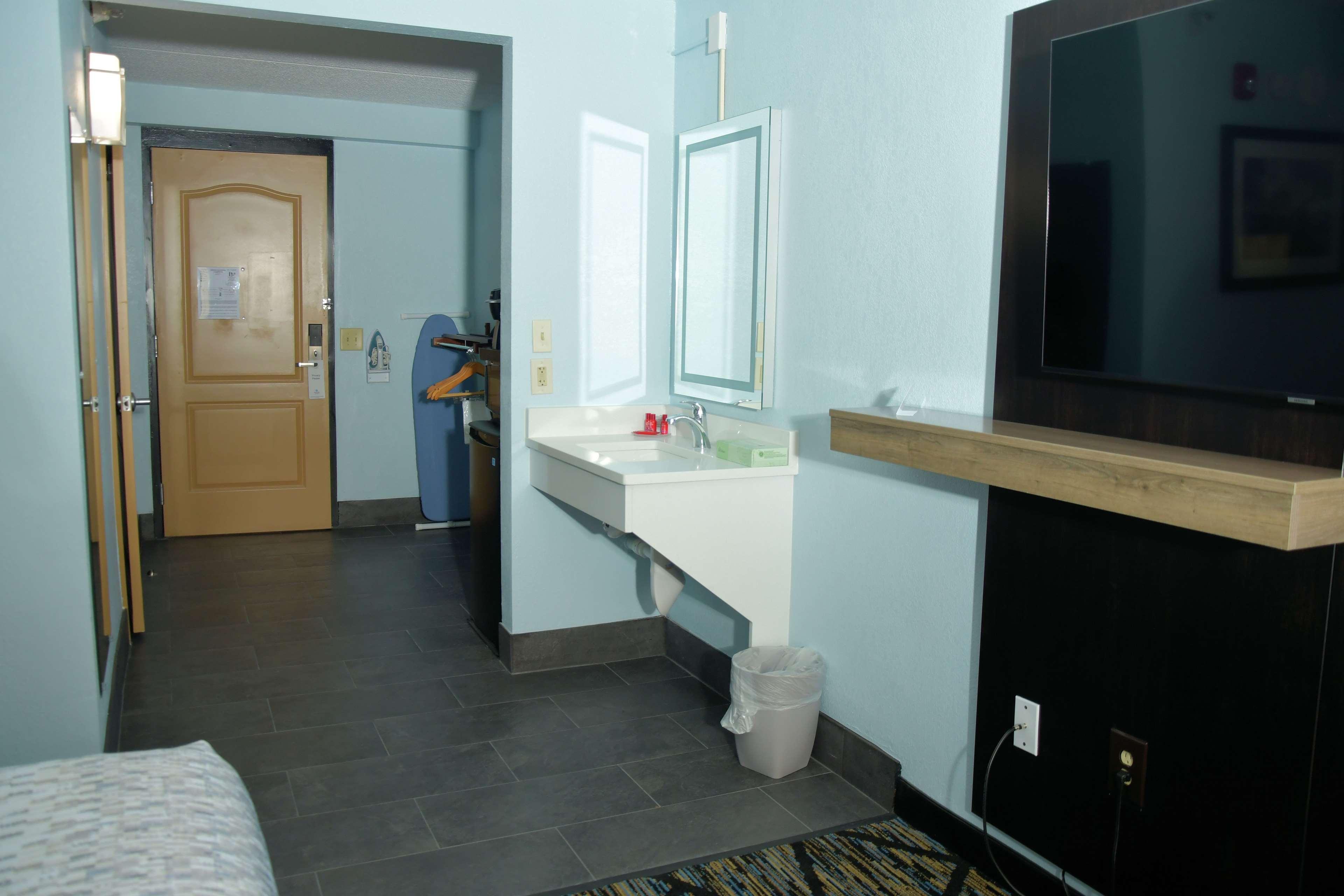 Clarion Pointe Jacksonville Near Camp Lejeune Екстериор снимка