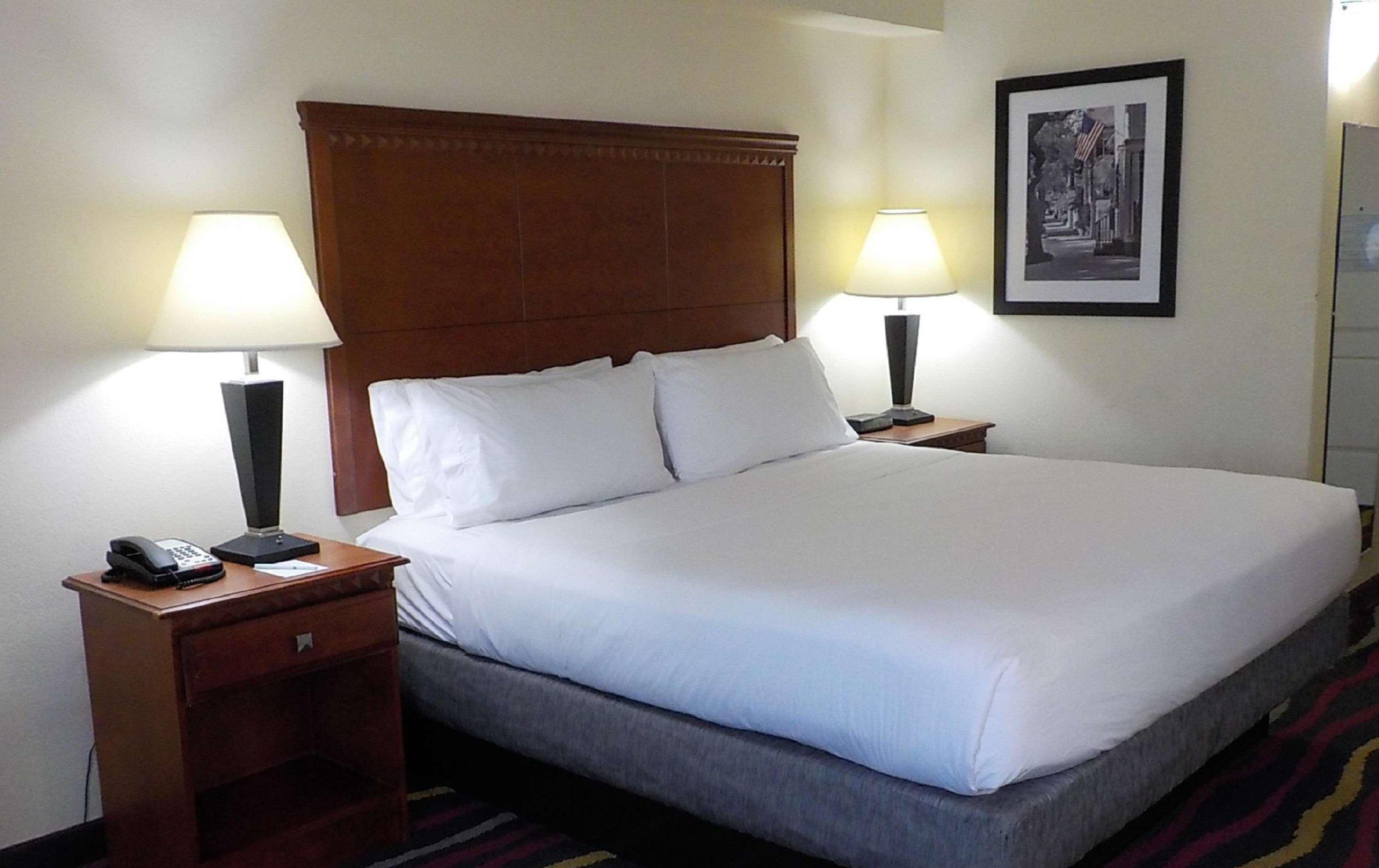 Clarion Pointe Jacksonville Near Camp Lejeune Екстериор снимка