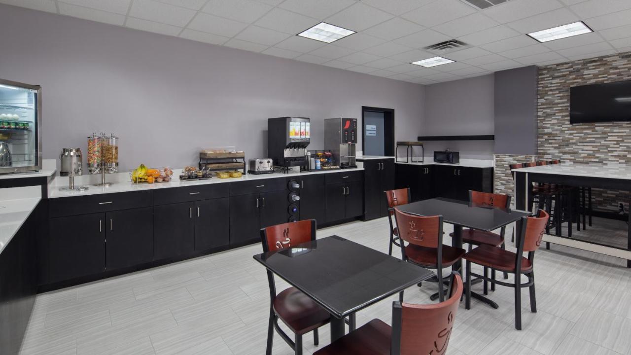 Clarion Pointe Jacksonville Near Camp Lejeune Екстериор снимка