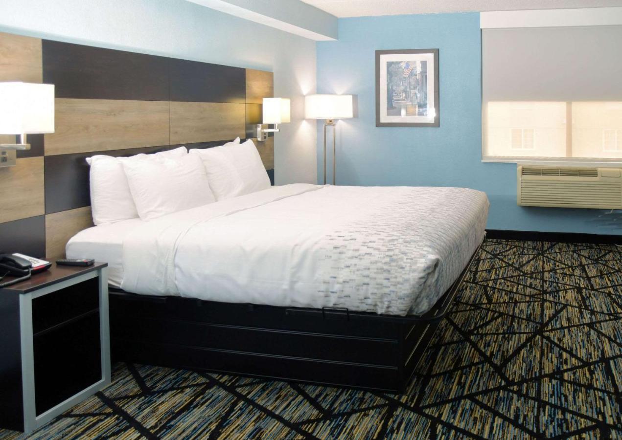 Clarion Pointe Jacksonville Near Camp Lejeune Екстериор снимка