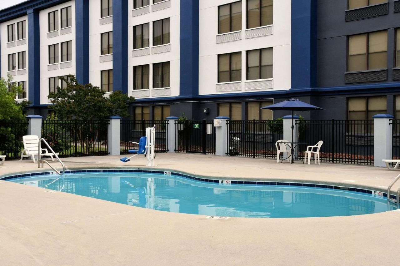 Clarion Pointe Jacksonville Near Camp Lejeune Екстериор снимка