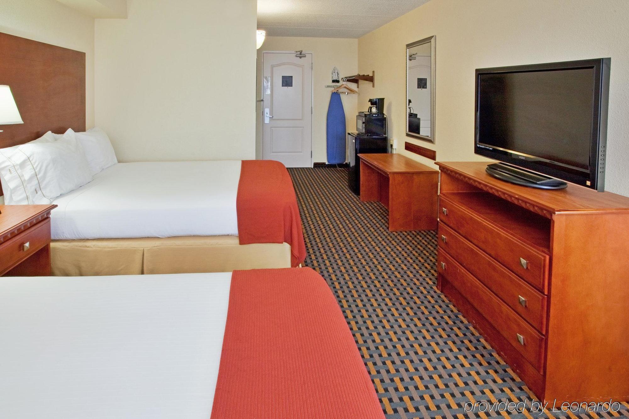 Clarion Pointe Jacksonville Near Camp Lejeune Стая снимка