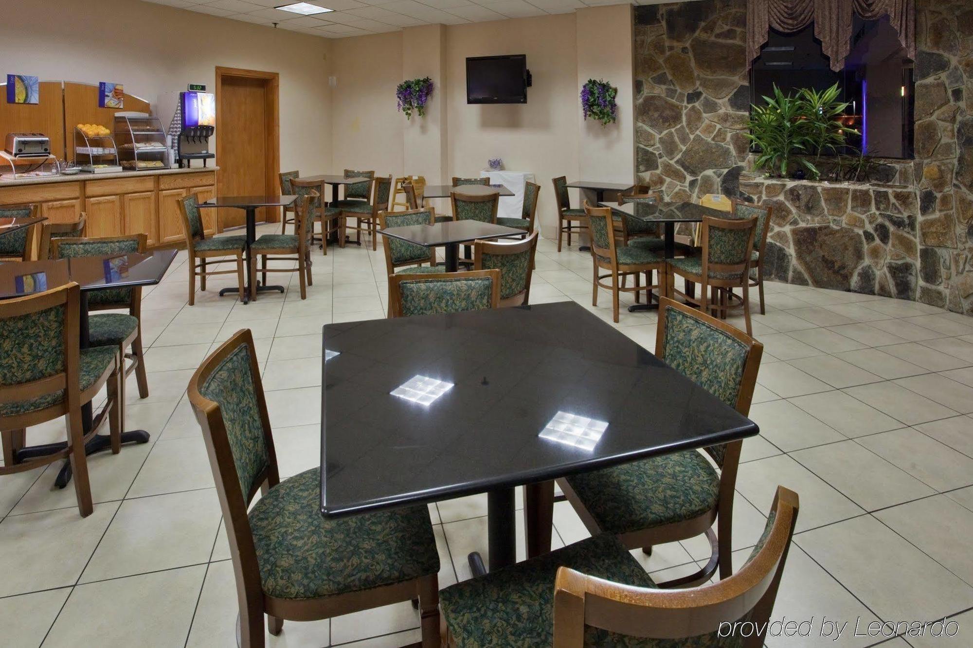 Clarion Pointe Jacksonville Near Camp Lejeune Ресторант снимка